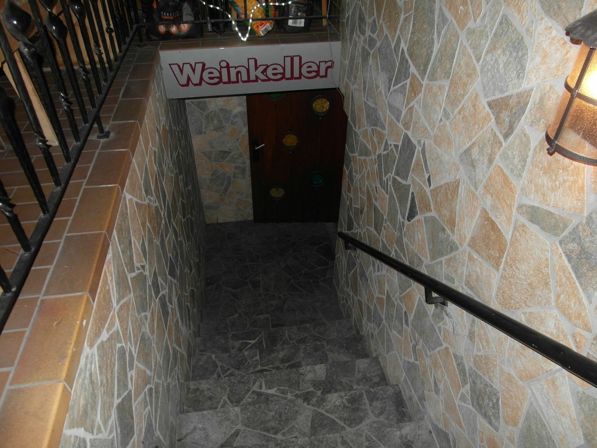 Hotel Zum Weissen Kreuz Altenahr Buitenkant foto