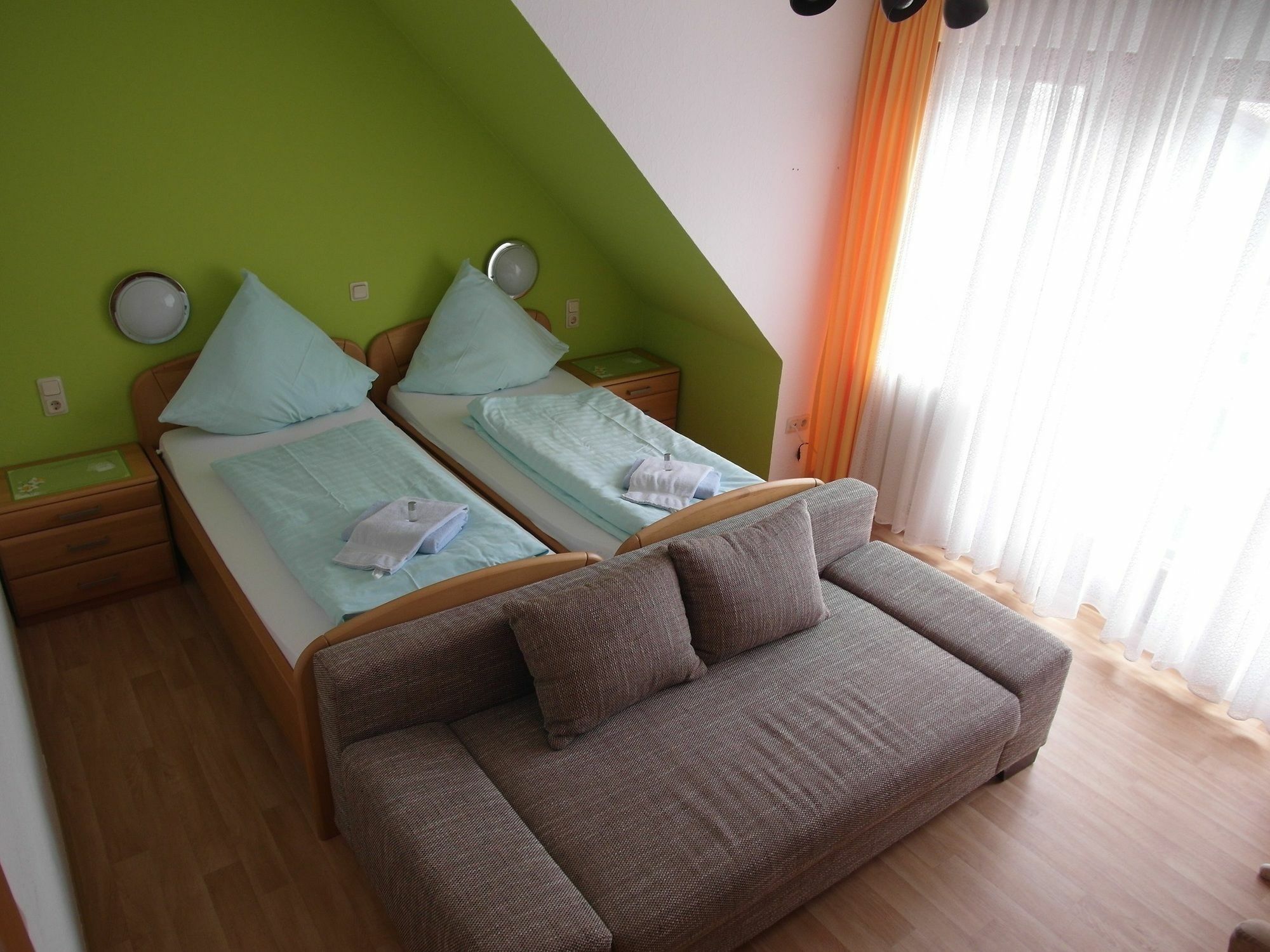 Hotel Zum Weissen Kreuz Altenahr Buitenkant foto