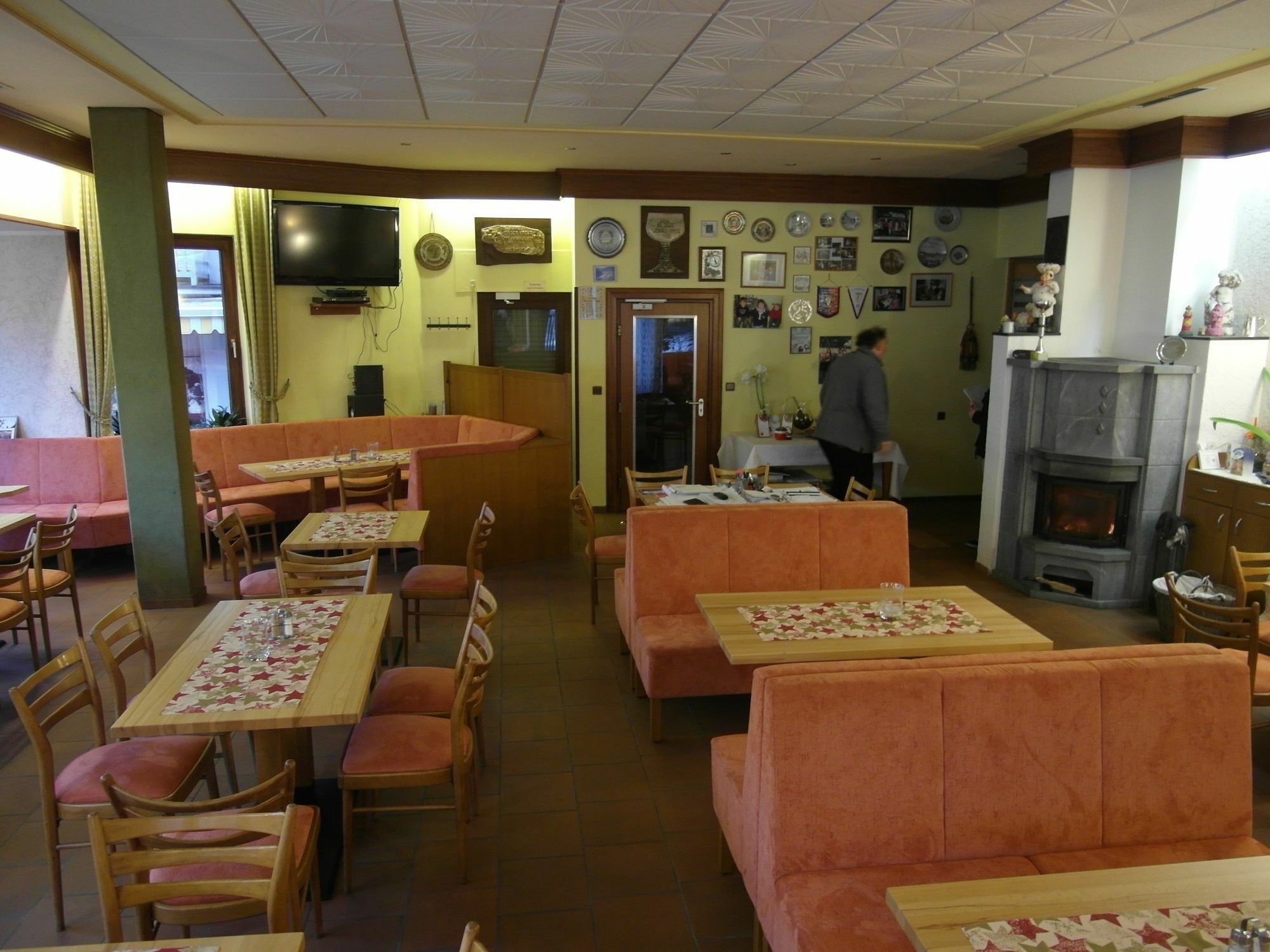 Hotel Zum Weissen Kreuz Altenahr Buitenkant foto